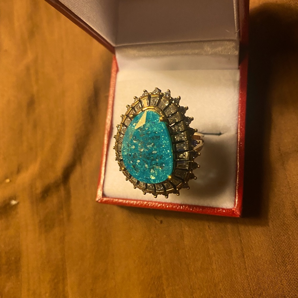 Very beautiful Sterling silver wonderful center stone